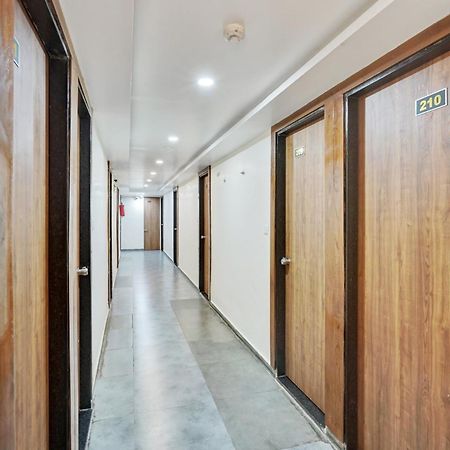 Super Collection O Kudasan Gandhinagar Formerly Hotel Royal Mansion Exterior photo